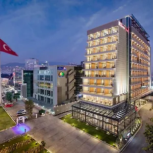 מלון Hilton Garden Bayrakli